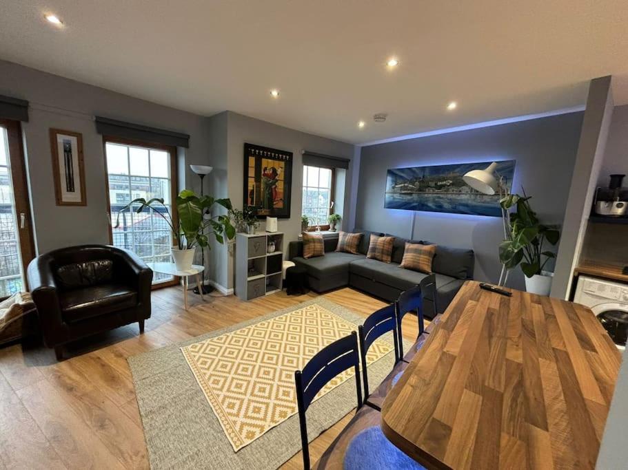 Sunshine On Leith. The River View Apartment! 爱丁堡 外观 照片