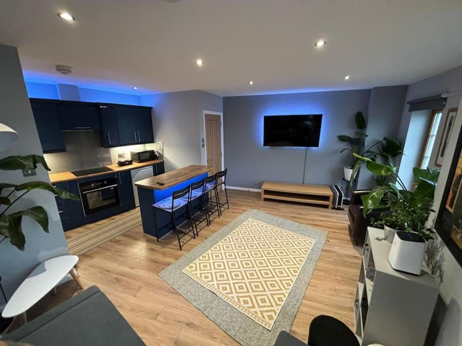 Sunshine On Leith. The River View Apartment! 爱丁堡 外观 照片