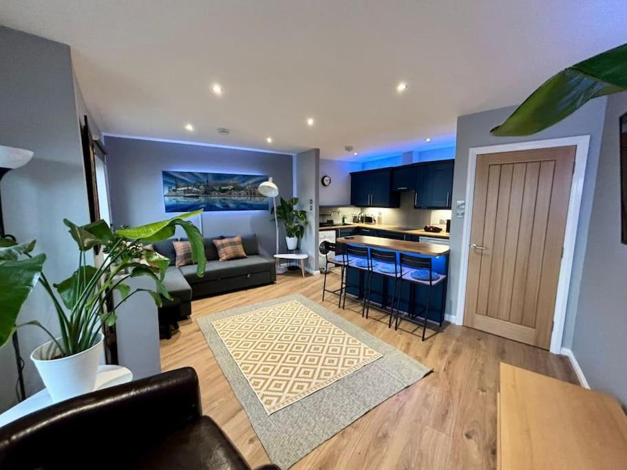 Sunshine On Leith. The River View Apartment! 爱丁堡 外观 照片